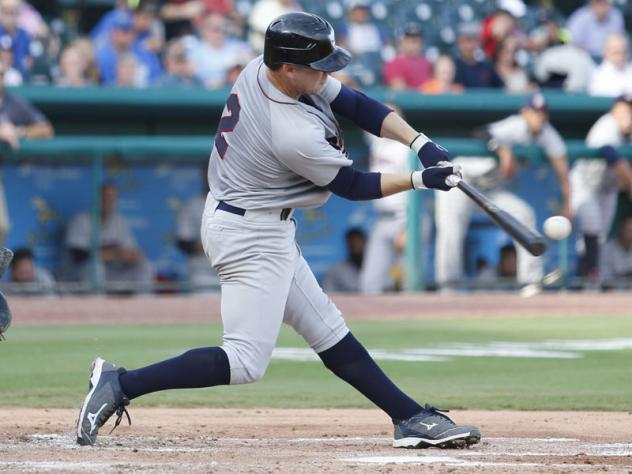 Scott Kelly of the Somerset Patriots swings away