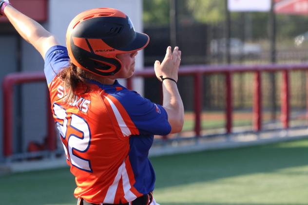 Chicago Bandits catcher Gwen Svekis