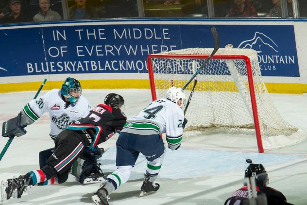 Kelowna Rockets attack the Seattle Thunderbirds net