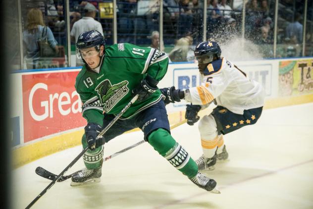 Florida Everblades forward Kyle Platzer chases a puck into the corner vs. the Norfolk Admirals