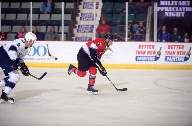 Adirondack Thunder races the Worcester Railers