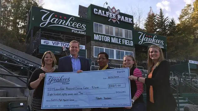 Pulaski Yankees Donate to LewisGale Regional Cancer Center