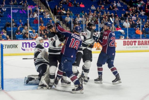 Tulsa Oilers battle the Rapid City Rush