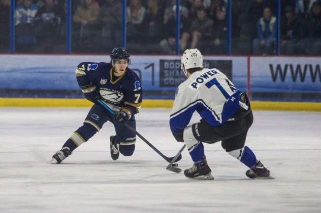 Sioux Falls Stampede defenseman Ryan Johnson (7) vs. the Lincoln Stars