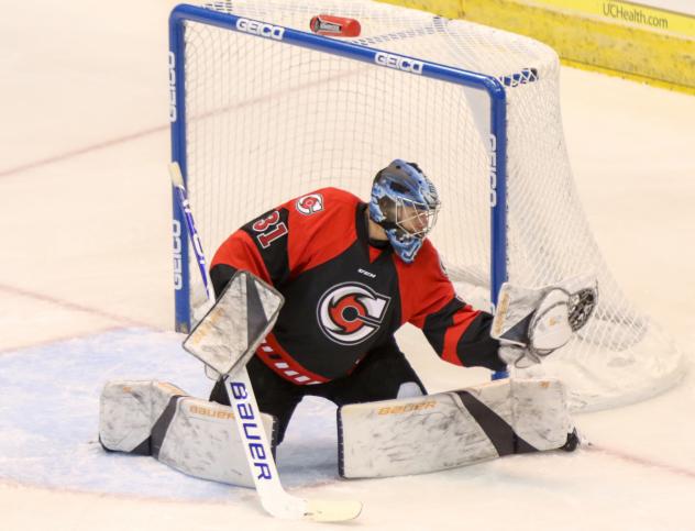 Cincinnati Cyclones goaltender Jonas Johansson makes a glove save