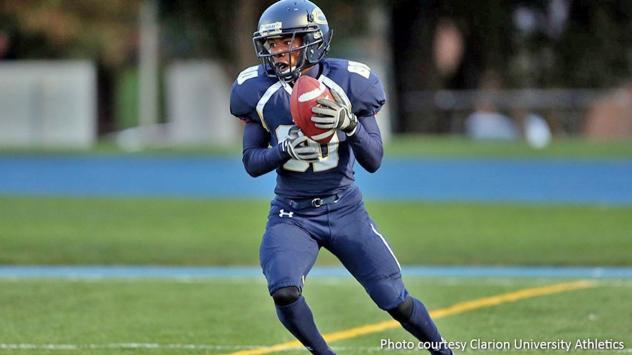Wide receiver Jaron Moorer with Clarion University
