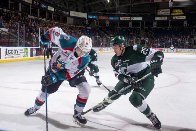 Kelowna Rockets LW Jack Cowell vs. the Everett Silvertips