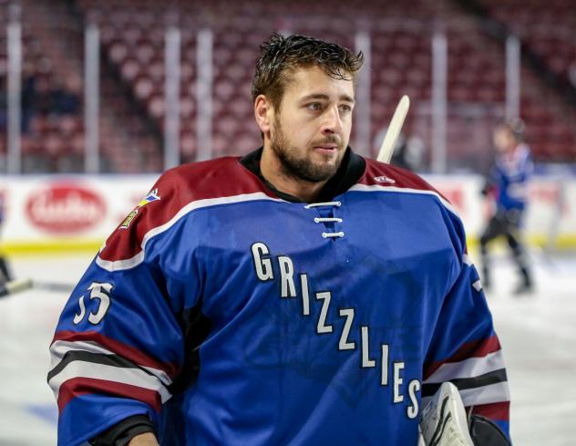 Utah Grizzlies goaltender Joe Cannata