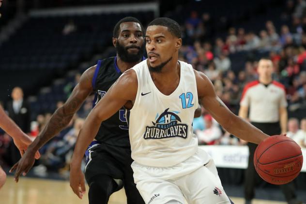 Halifax Hurricanes PG Cliff Clinkscales vs. the KW Titans
