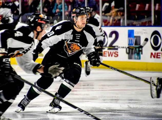 Utah Grizzlies defenseman Joey Raats