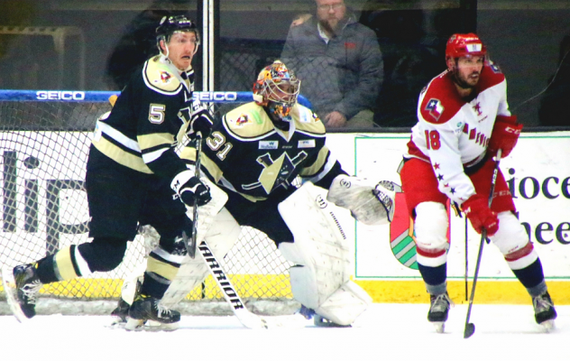 Allen Americans RW Zach Pochiro (18) vs. the Wheeling Nailers