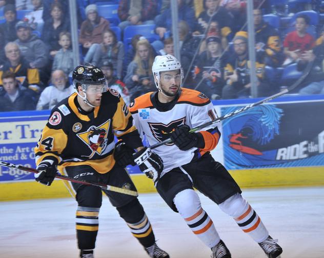 Lehigh Valley Phantoms LW Tyrell Goulbourne (right) vs. the Wilkes-Barre/Scranton Penguins