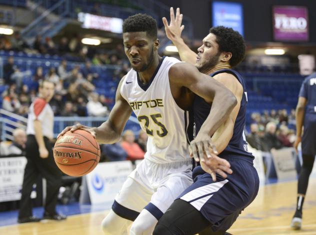Halifax Hurricanes defend against the Saint John Riptide