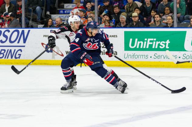 Vancouver Giants battle the Lethbridge Hurricanes