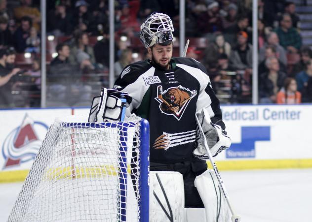 Utah Grizzlies goaltender Joe Cannata