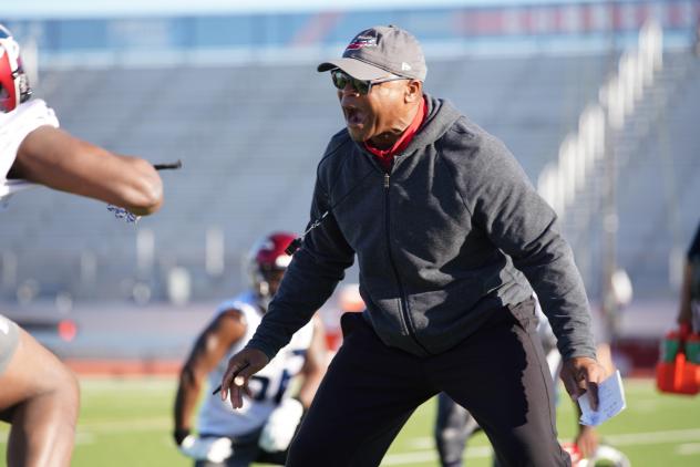 Memphis Express Head Coach Mike Singletary at the team's first practice