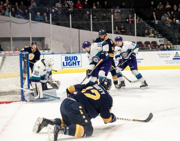 Ben Duffy of the Norfolk Admirals vs. the Orlando Solar Bears