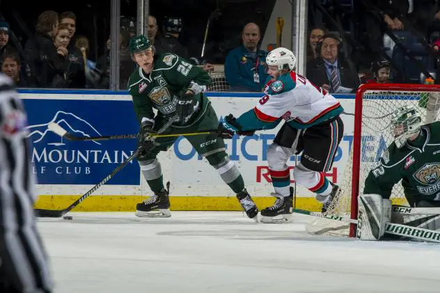 Kelowna Rockets center Mark Liwiski vs. the Everett Silvertips