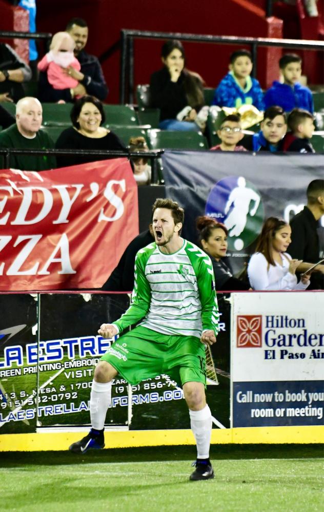 Dallas Sidekicks celebrate a goal at El Paso