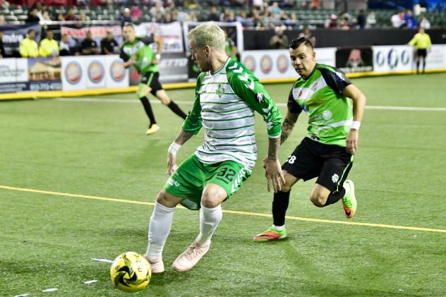 Dallas Sidekicks forward Jamie Lovegrove against the El Paso Coyotes