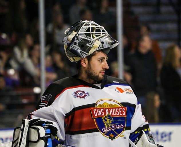 Utah Grizzlies goaltender Joe Cannata against the Tulsa Oilers