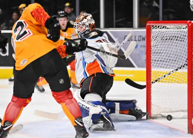 Bobby MacIntyre of Los Chimuelos de San Antonio nets his first goal of the game