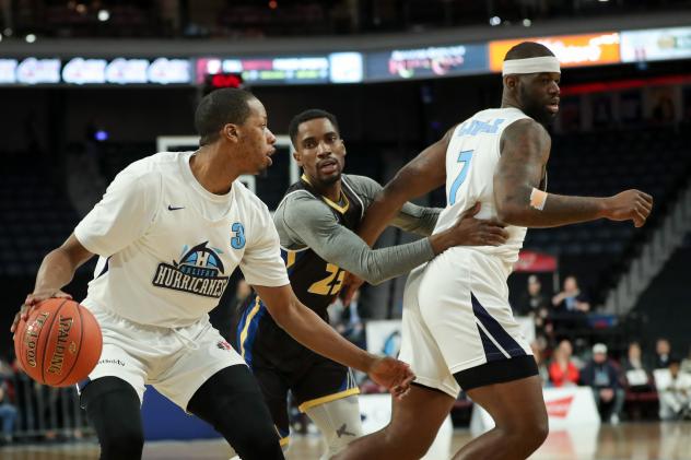 Halifax Hurricanes forward Mike Poole looks to pass against the Saint John Riptide