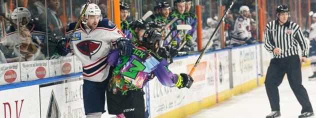 South Carolina Stingrays battle the Kansas City Mavericks