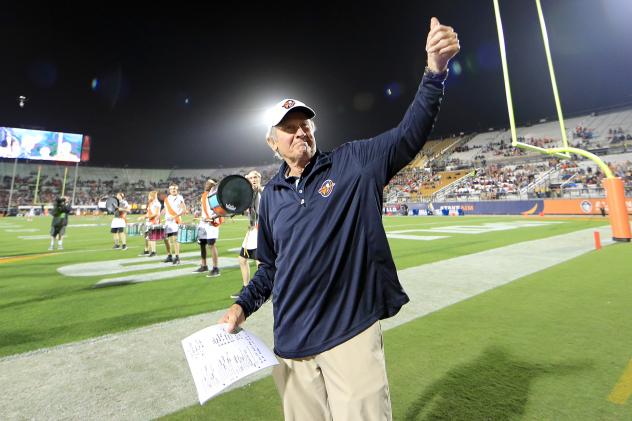 Orlando Apollos coach Steve Spurrier waves to the crowd