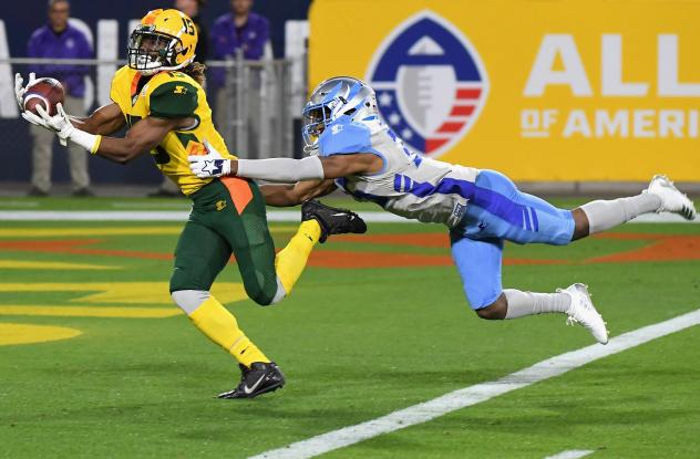 Arizona Hotshots receiver Rashad Ross catches a touchdown pass against the Salt Lake Stallions