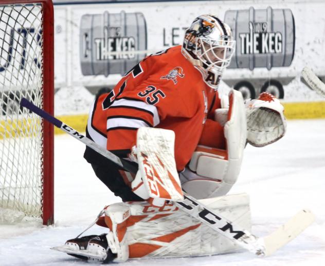 Omaha Lancers goaltender Akira Schmid