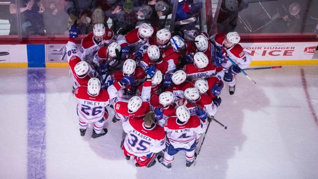 Spokane Chiefs congratulatory huddle