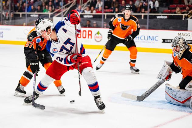 Lehigh Valley Phantoms battle the Charlotte Checkers