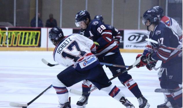 Evan Schultz of the Evansville Thunderbolts vs. the Quad City Storm