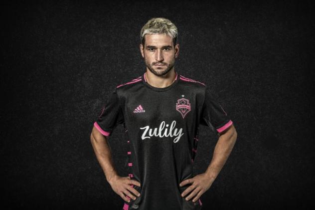 Nicolas Lodeiro models Seattle Sounders FC's new Nightfall secondary kit