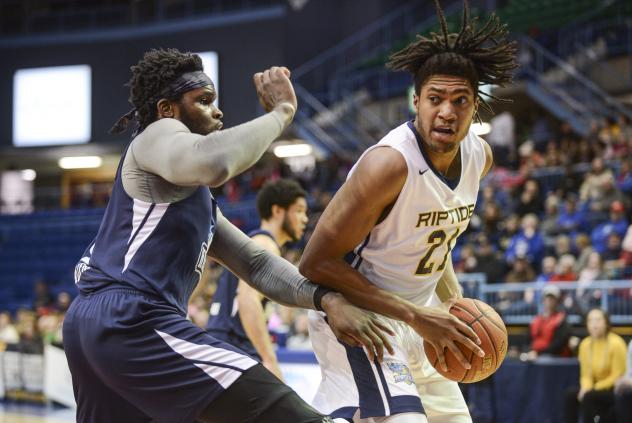 Halifax Hurricanes defend against the Saint John Riptide