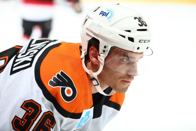 Forward Alex Krushelnyski with the Lehigh Valley Phantoms