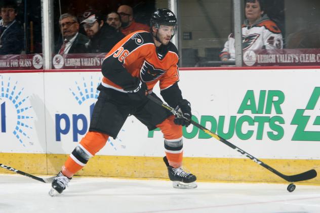 Forward Alex Krushelnyski with the Lehigh Valley Phantoms