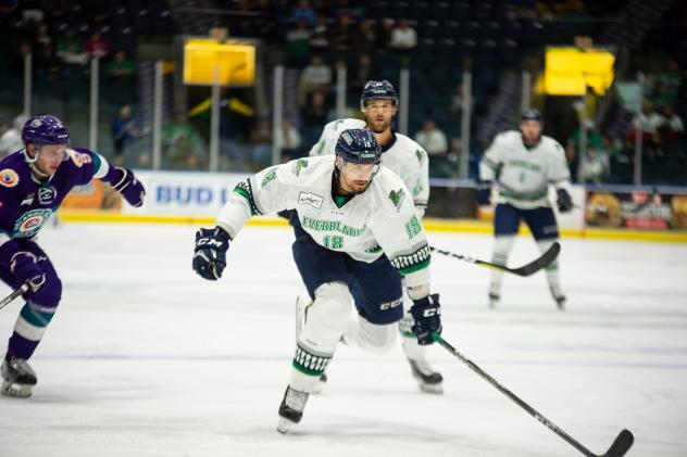 Florida Everblades right wing Nathan Perkovich vs. the Orlando Solar Bears