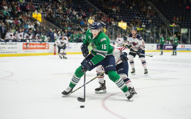 Florida Everblades forward Steven Lorentz