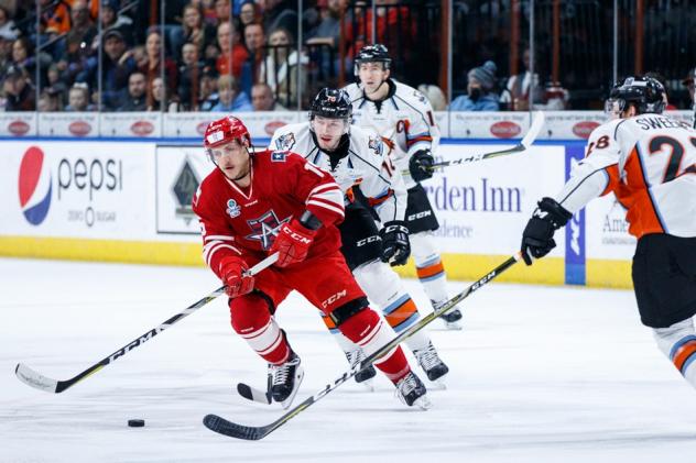 Dante Salituro of the Allen Americans vs. the Kansas City Mavericks