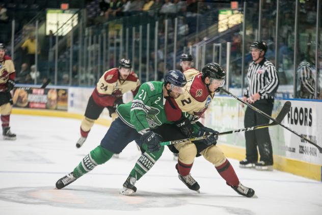 Florida Everblades left wing Tommy Thompson