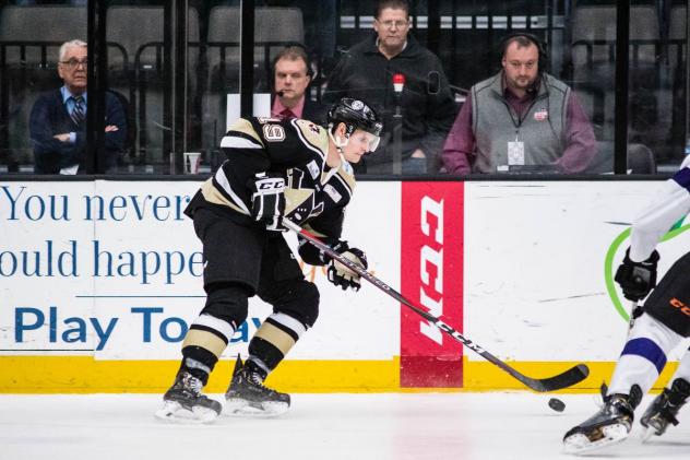 Wheeling Nailers forward Trevor Yates