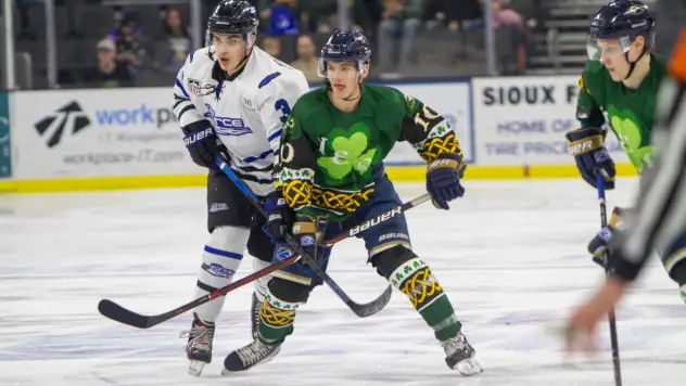 Sioux Falls Stampede center Brian Chambers vs. the Fargo Force