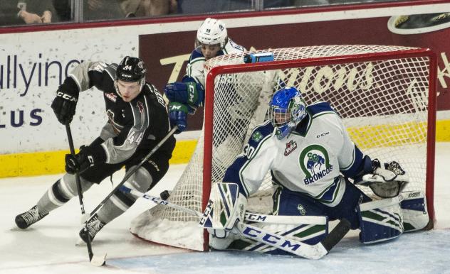 Vancouver Giants defenceman Bowen Byram against the Swift Current Broncos