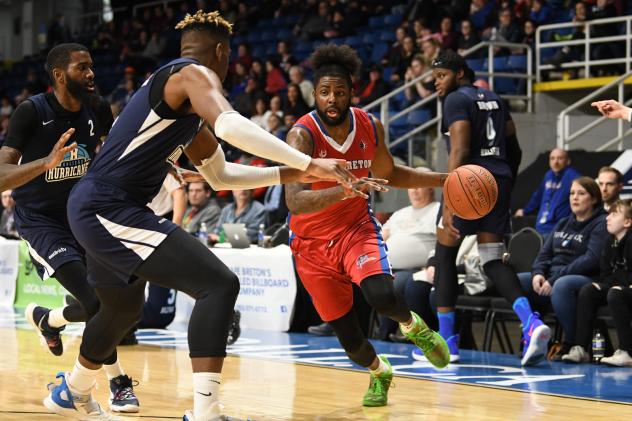 Halifax Hurricanes defend against the Cape Breton Highlanders