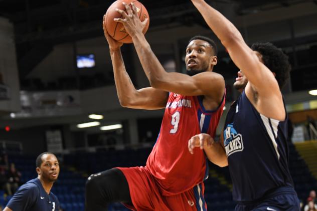 Cape Breton Highlanders guard/forward Jamal Reynolds eyes the hoop against the Halifax Hurricanes