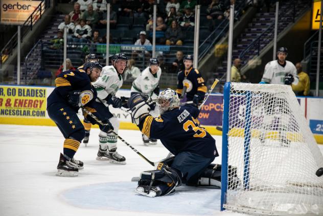 Norfolk Admirals goaltender Ty Reichenbach turns aside a Florida Everblades' shot