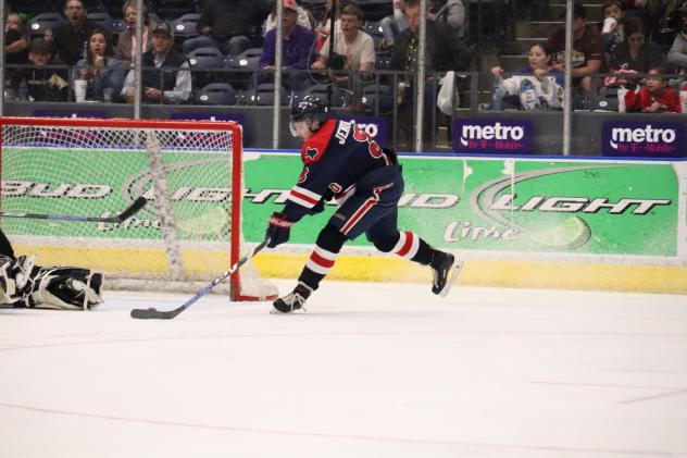 Logan Jenuwine of the Amarillo Bulls about to score