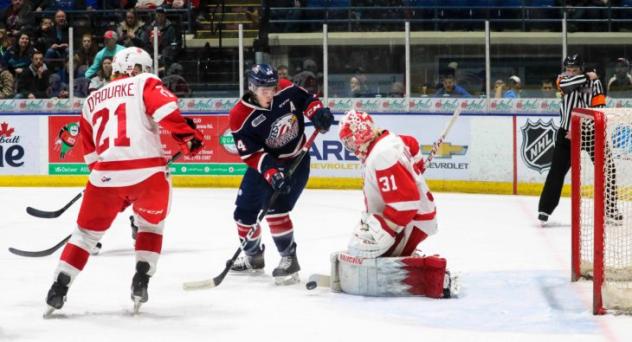 Soo Greyhounds defend against the Saginaw Spirit
